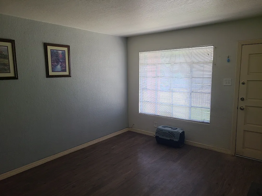 701 W Yandell Drive Unit 4 - 1 — Photo 4