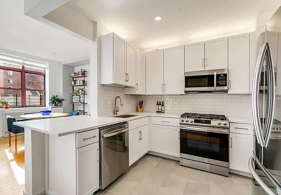 3rd image of 247 W 115th St APT 6C