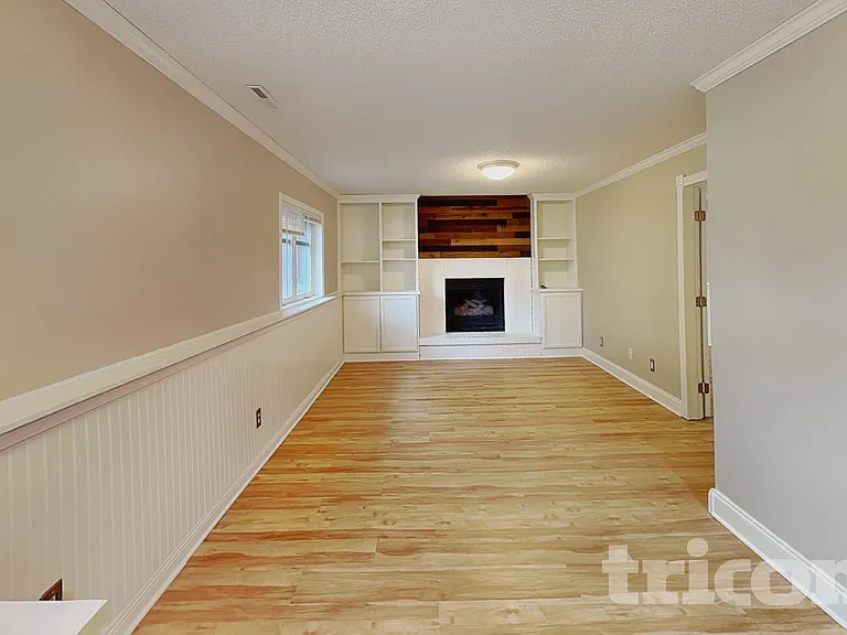 7429 Chesham Ln — Photo 4