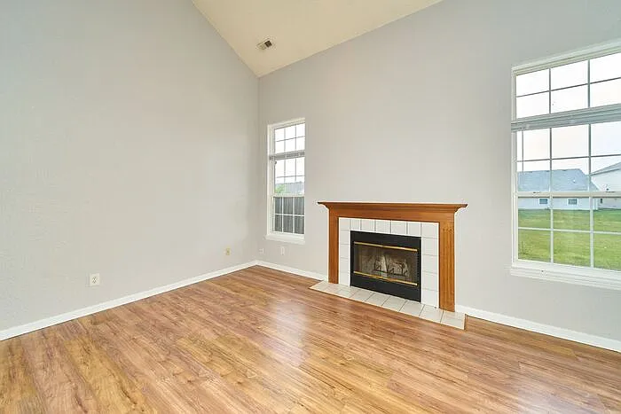 8133 Maple Stream Ln — Photo 4