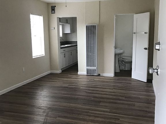 4th image of 1131 Mahanna Ave Frnt #