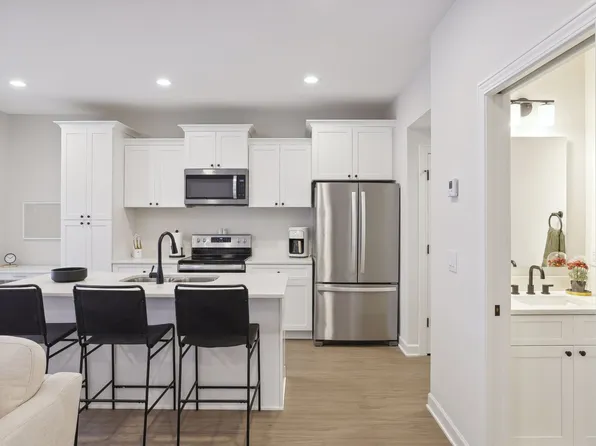 603 Ashton St, Roberts, WI 54023