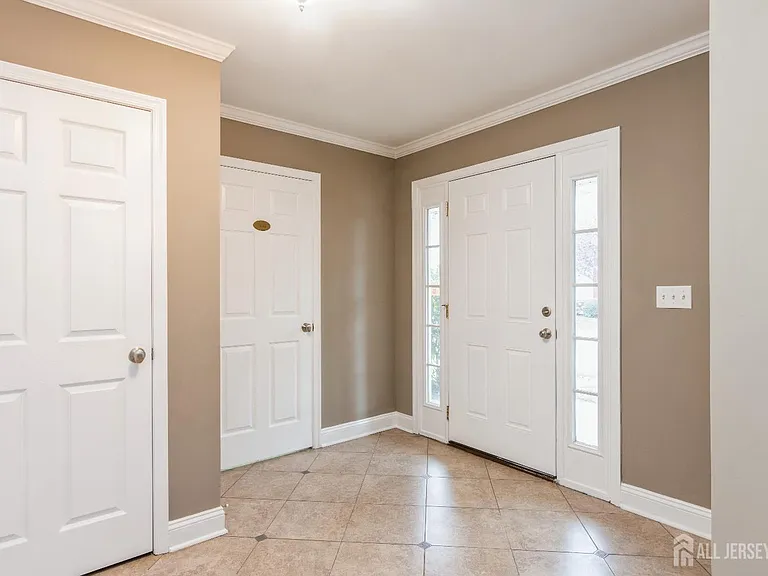 34 Chimney Ct — Photo 2