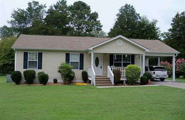 1st image of 626 Brooklawn Trl SE
