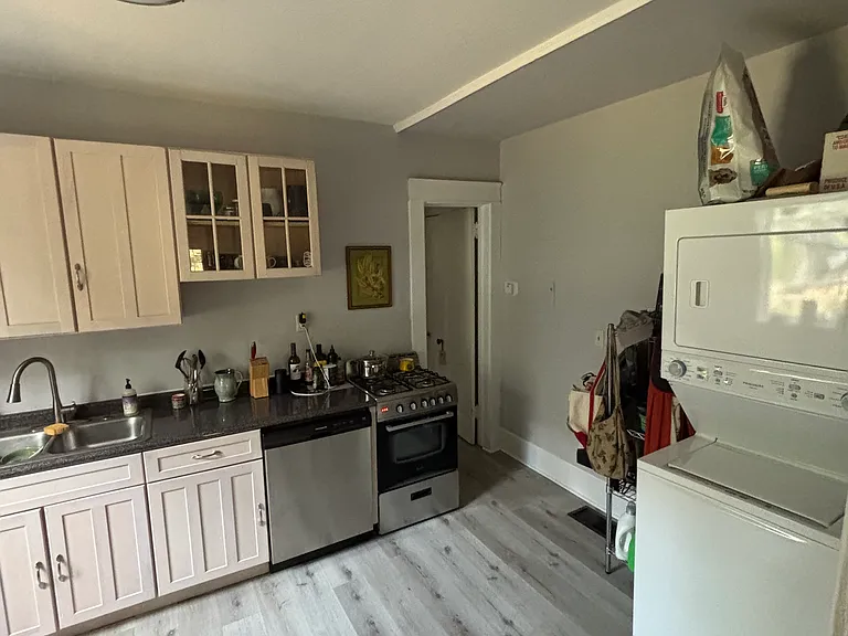 88 Waddell St NE #1 — Photo 4