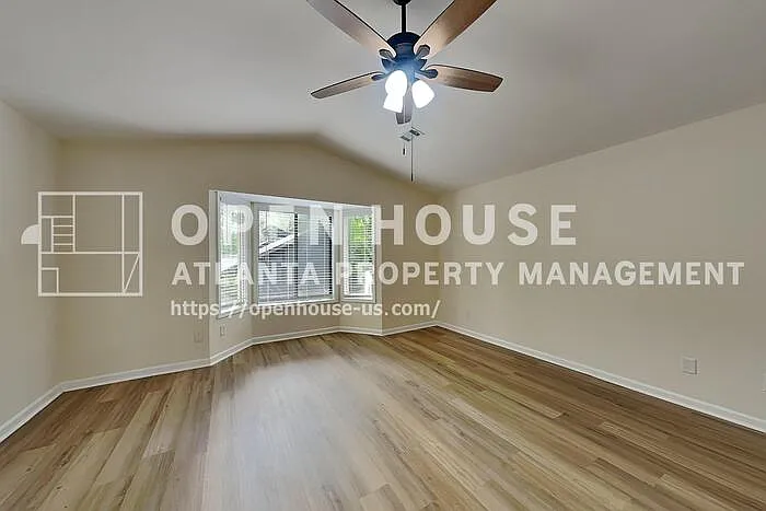 1110 Lake Dr — Photo 9