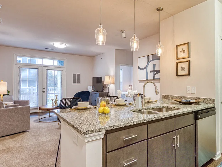 Crossroads Station Apartments — Photo 12