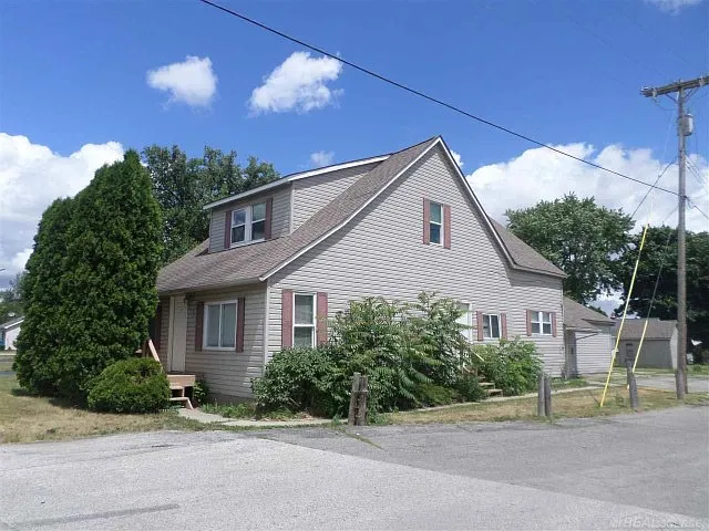 7483 River Rd photo 1