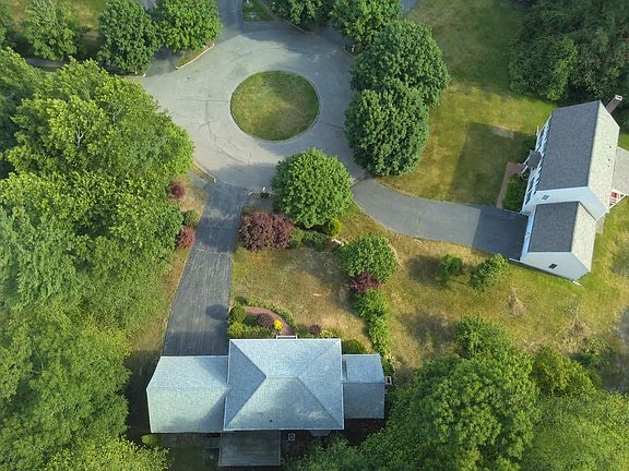 4th image of 31 Osprey Ln