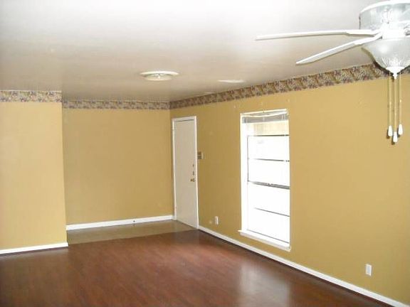 5th image of 707 Indigo St