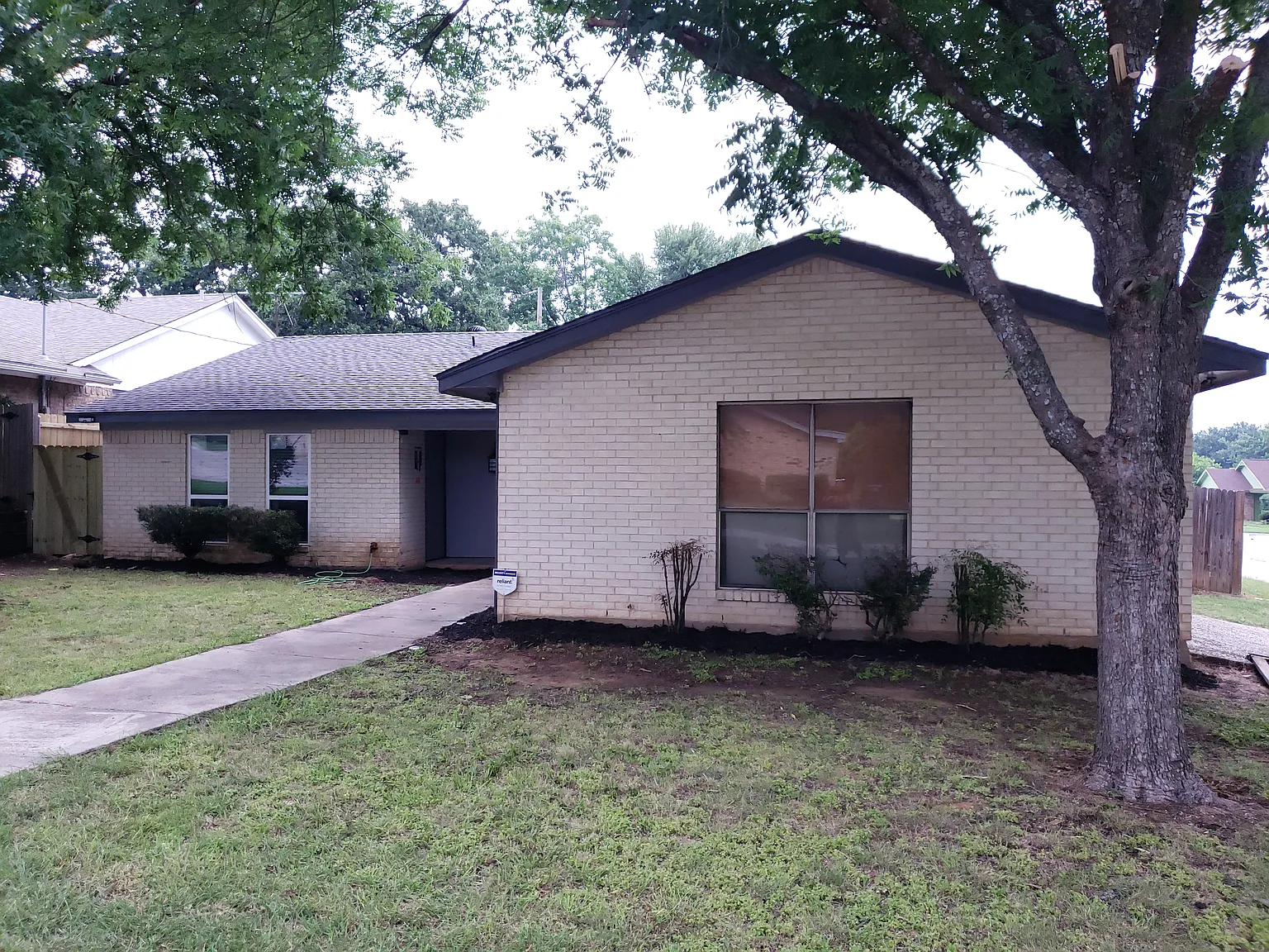 3 bed, 1464 sqft, $1,895 — Photo 1