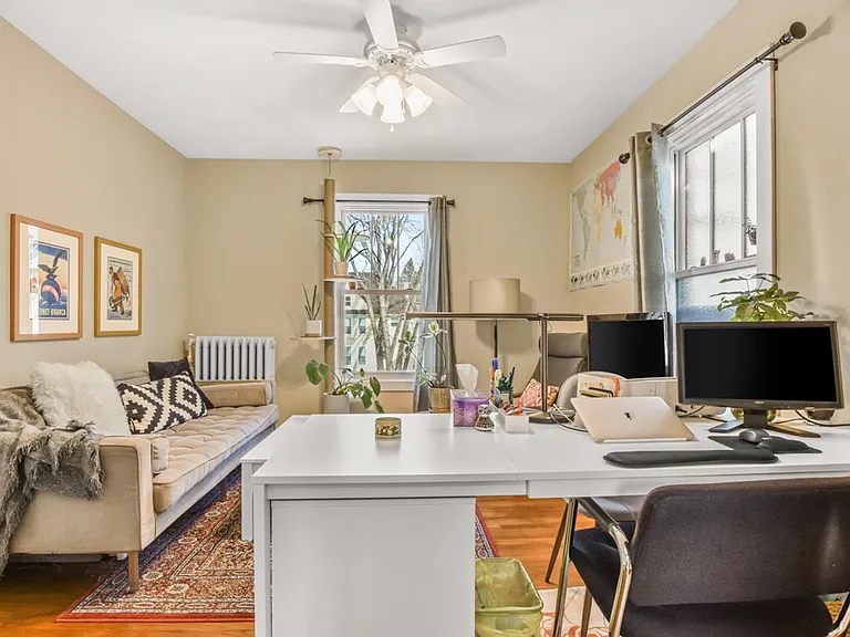 1319 Rutledge St — Photo 4