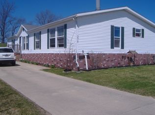 3518 Crystal Ridge Dr, Milford, MI 48380