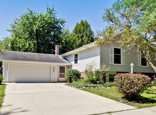 112 Marimac Ln, Vernon Hills, IL