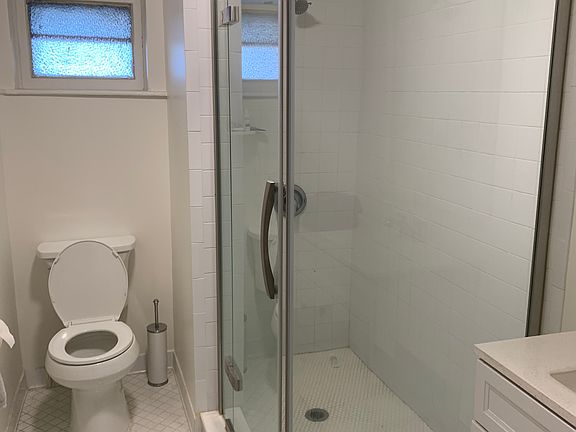 3rd image of 147 Ferry St #2L