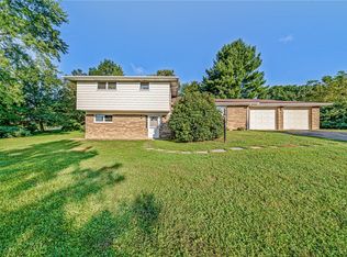 4 Scenery Hill Dr, Greensburg, PA 15601
