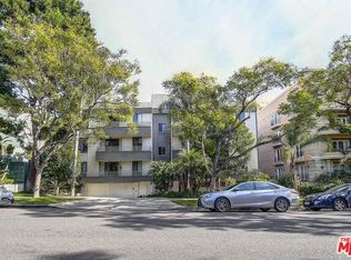 450 N Oakhurst Dr APT 203, Beverly Hills, CA 90210