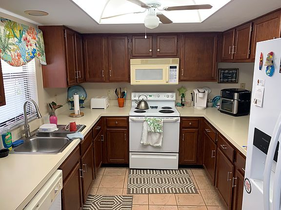 5th image of 4371 Bay Beach Ln