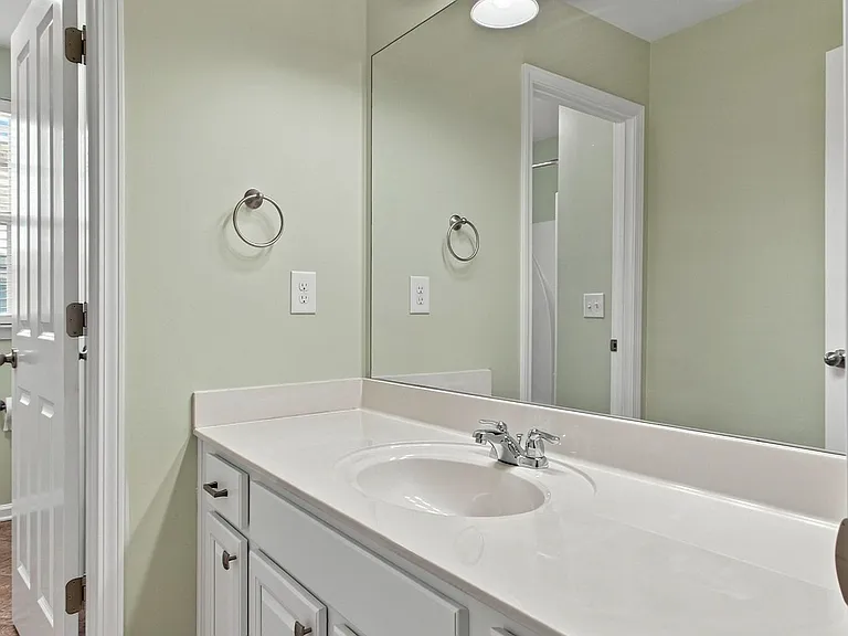 2055 Hemlock Dr #1 — Photo 28