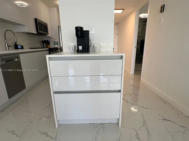 100 Lincoln Rd #1207 — Photo 9