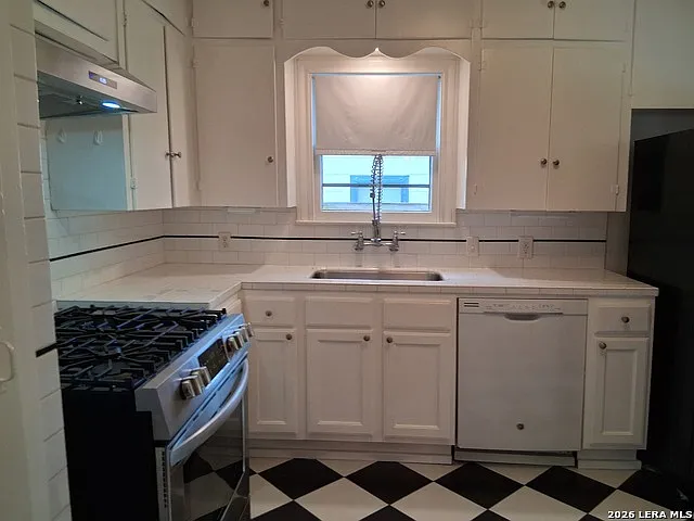 315 W Ridgewood Ct — Photo 8