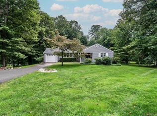 69 Hattertown Rd, Newtown, CT 06470