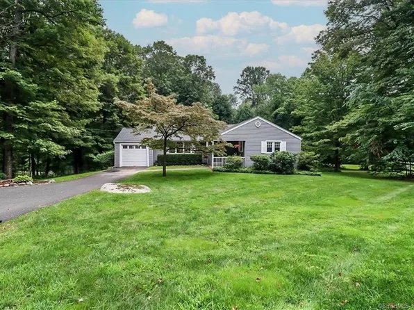 69 Hattertown Road, Newtown, CT 06470