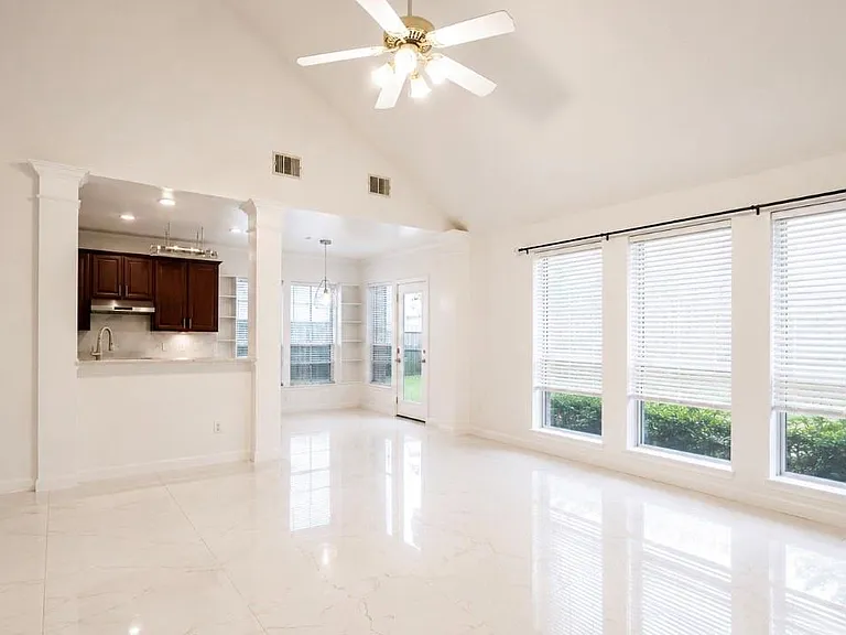423 Blossomwood Dr — Photo 15