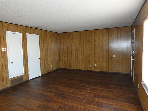 5th image of 3430 State St APT D