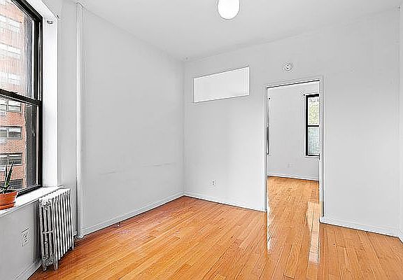 2nd image of 191 Henry St APT 3