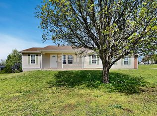 1200 Larzelere Ln, La Vergne, TN 37086