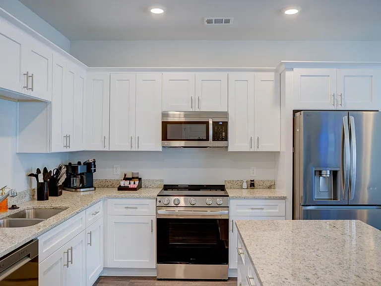 Governor Treutlen Cir — Photo 3