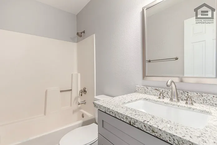 15605 N 29th St #11 — Photo 12