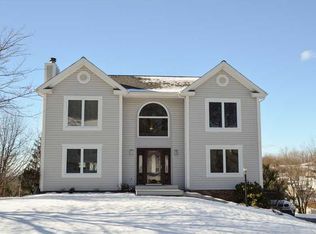 814 Windgap Dr, Cranberry Township, PA 16066