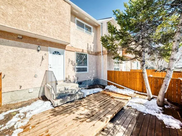 4630 N 46th Ave #6, Olds, AB T4H 1C6