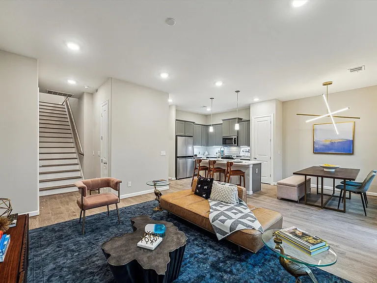 810 Glowing Dawn Dr — Photo 9