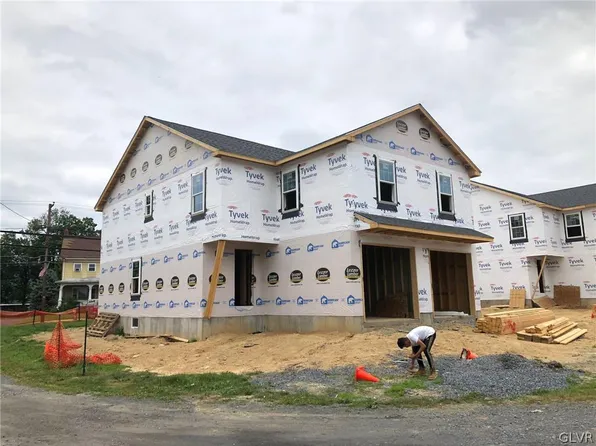 304 Main St, Walnutport, PA 18088