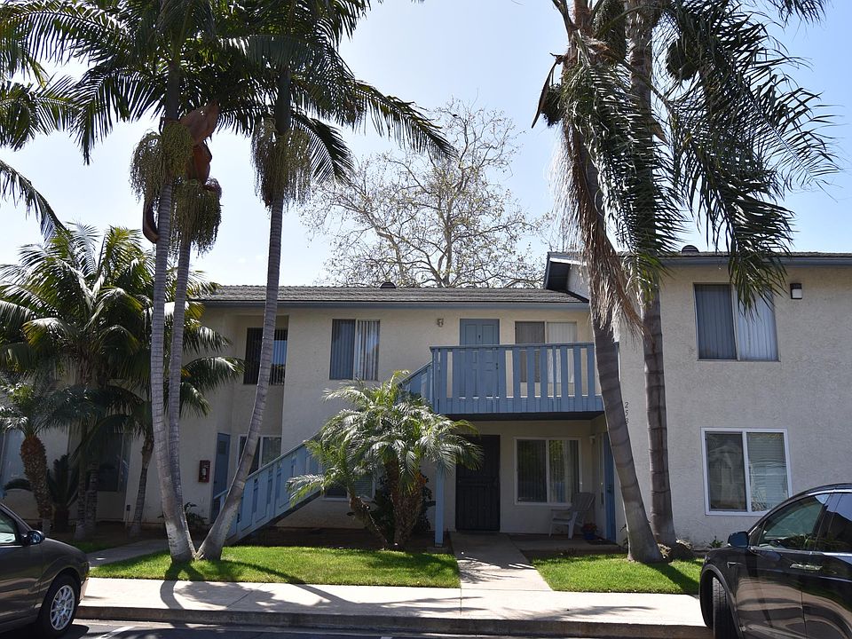 253 Tamarack Ave #E, upstairs unit
