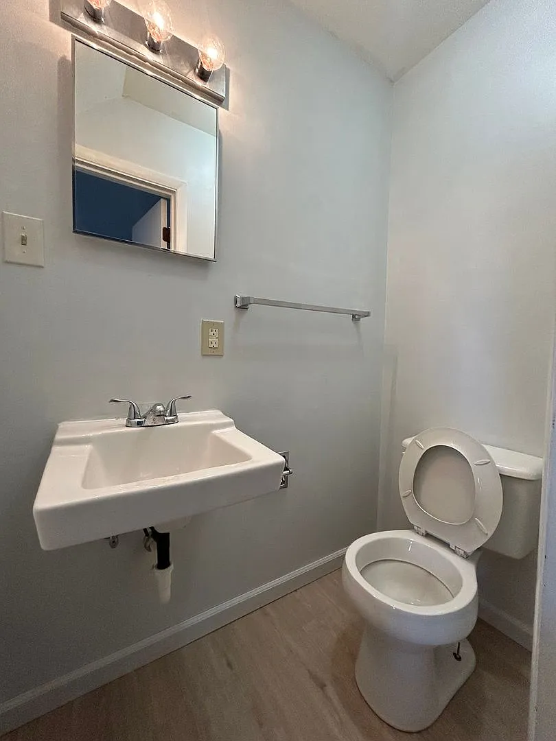 Virginia Hills Apartments — Photo 4