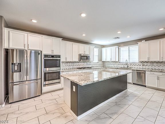 4th image of 12420 Harbor Isle Ave