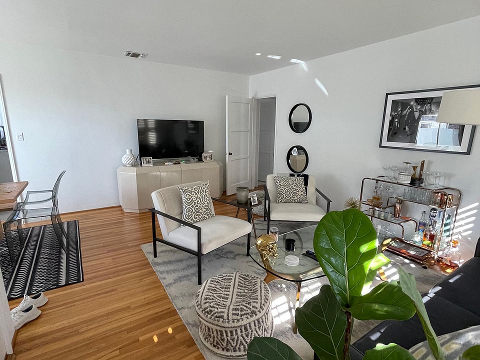Living room with oak hardwood floors.