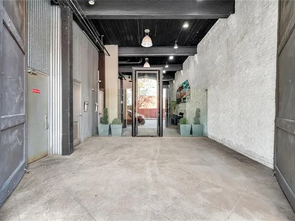 402 Julia St APT 302, New Orleans, LA 70130