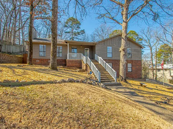 1810 Hillsborough Ln, Little Rock, AR 72212