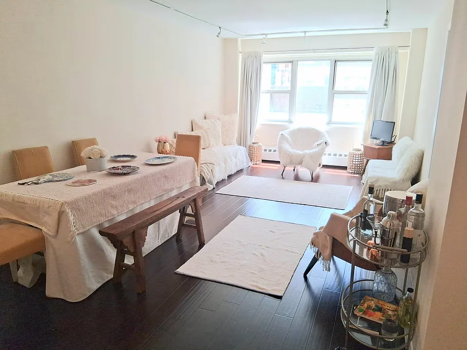 153 E 57th St #10H