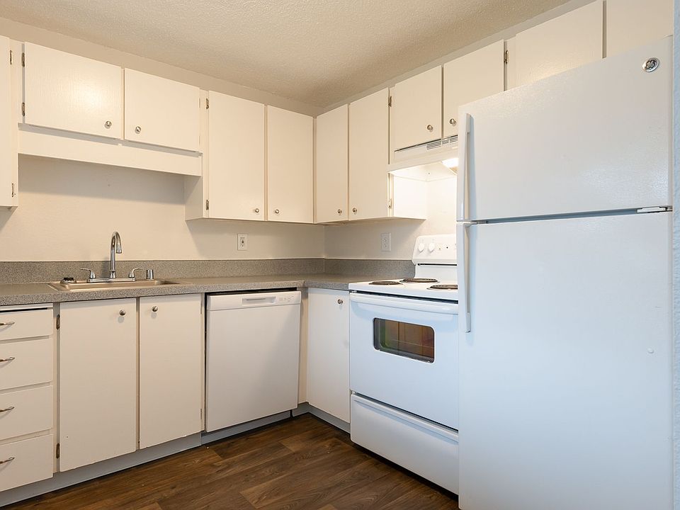 Lindbrook Apartments - 4114 7th St SW Puyallup WA | Zillow