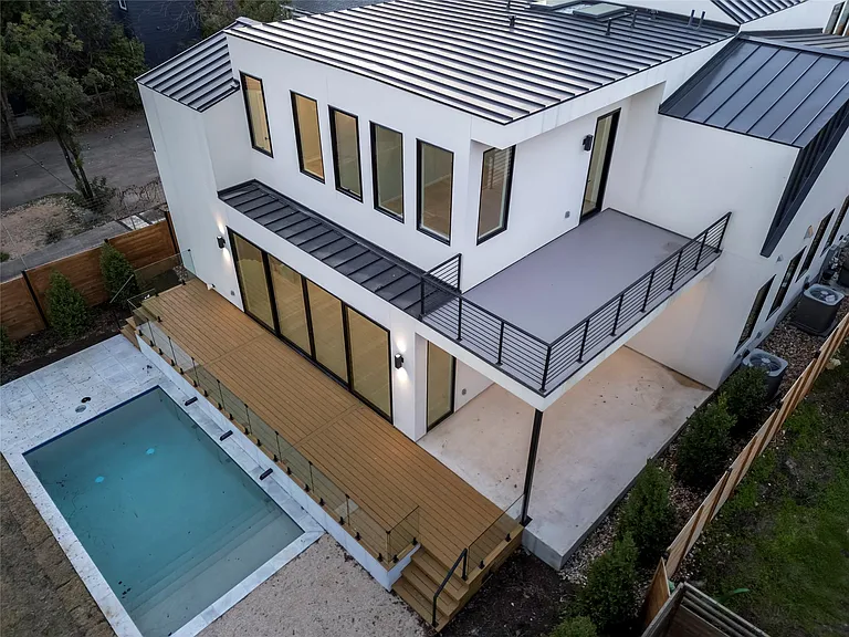 2107 Brackenridge St #B — Photo 33