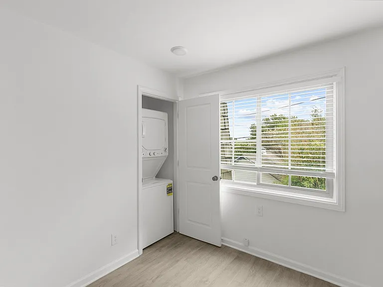 Linridge Apartments — Photo 14
