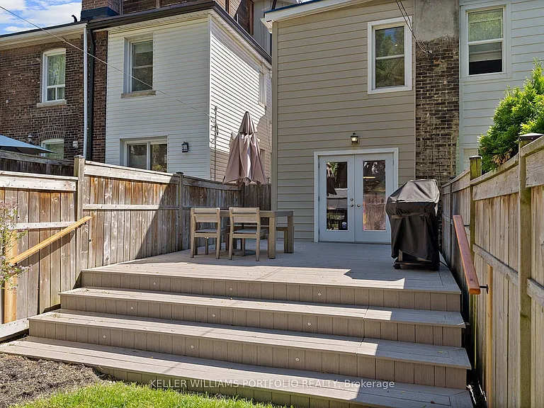 28 Tiverton Ave — Photo 48