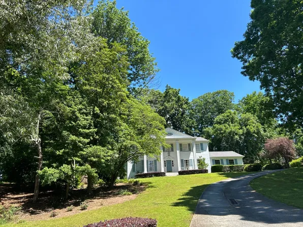 695 Fair Oaks Mnr, Sandy Springs, GA 30327