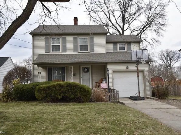 2306 Edgewater Dr, Poland, OH 44514